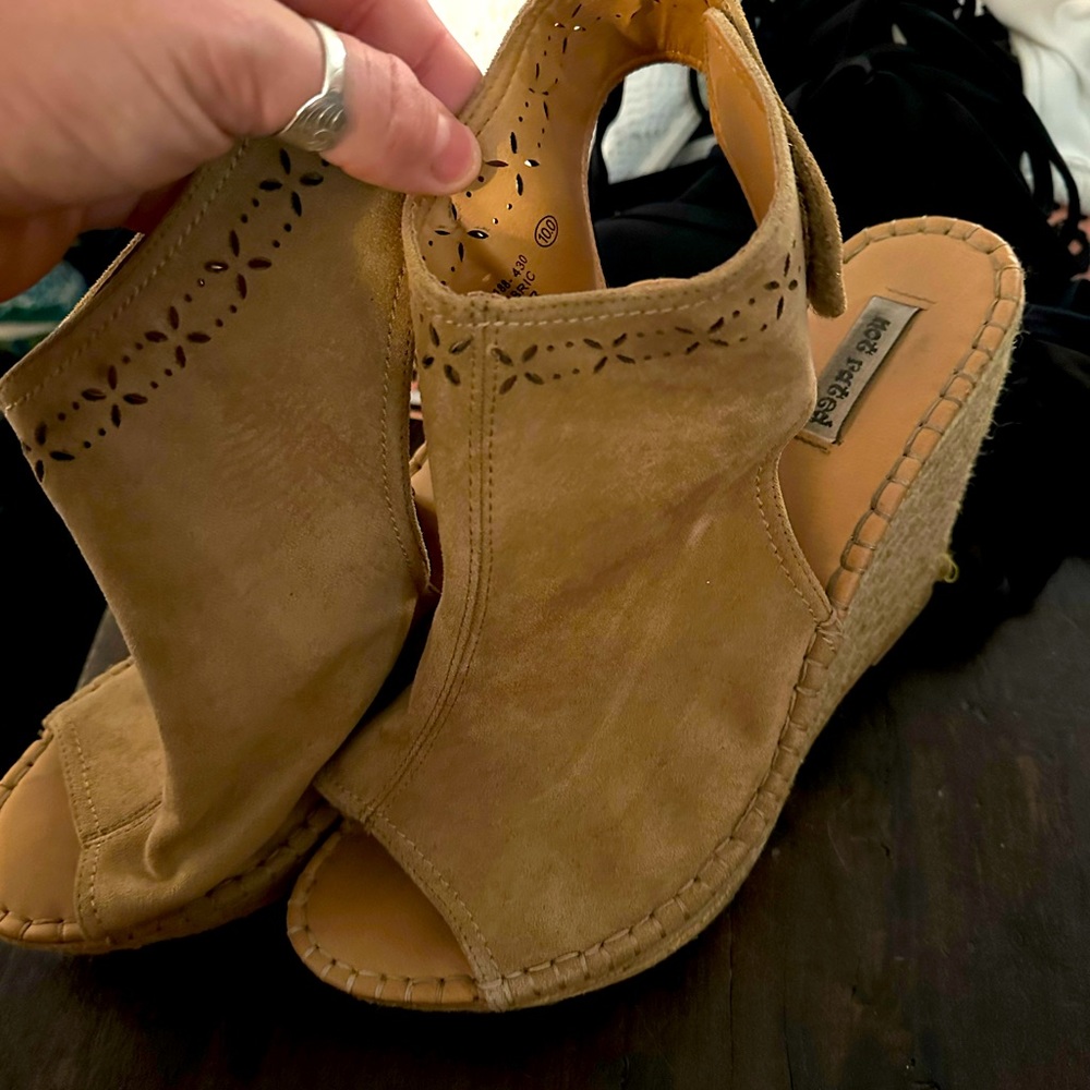 Size 10 wedges